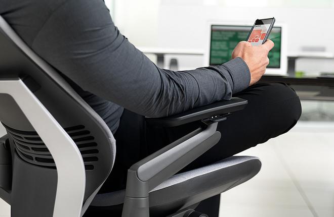 Steelcase Gesture Chair Promises to Save Mobile Users’ Backs
