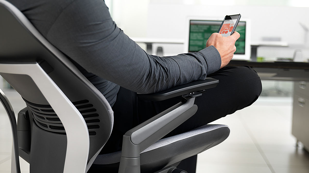 Steelcase Gesture Chair Promises to Save Mobile Users’ Backs