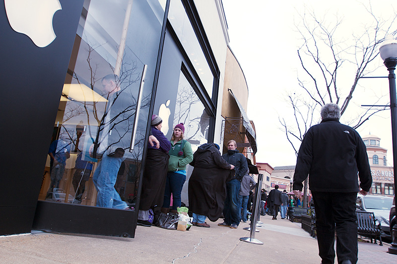 Apple Store Line