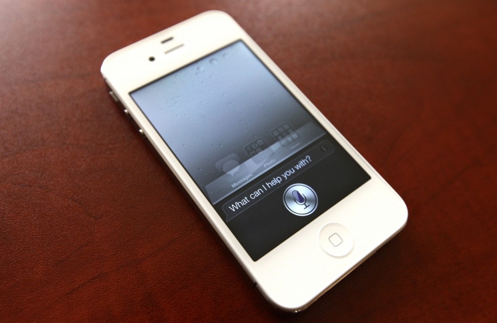 Apple-Siri-iPhone