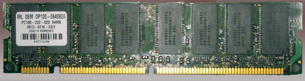 By Royan - This file was derived from:  SDR SDRAM.jpg, CC BY 2.5, https://commons.wikimedia.org/w/index.php?curid=12309701