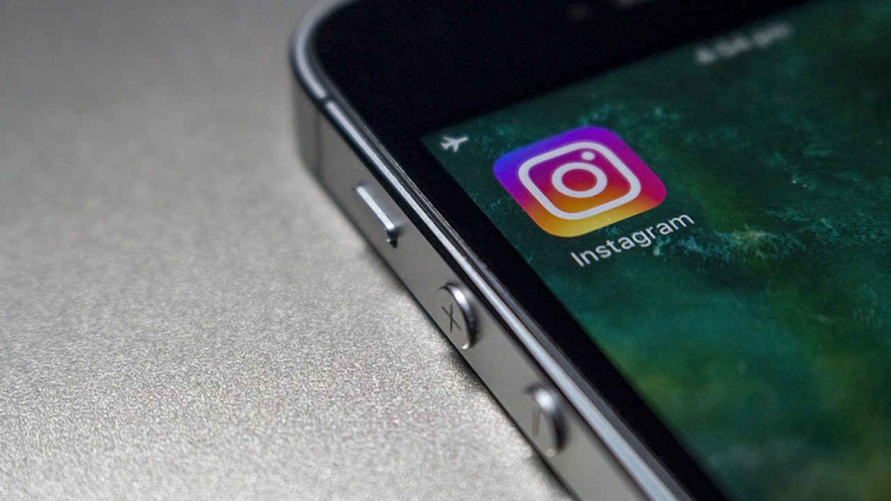 How To Go Back in Instagram Stories