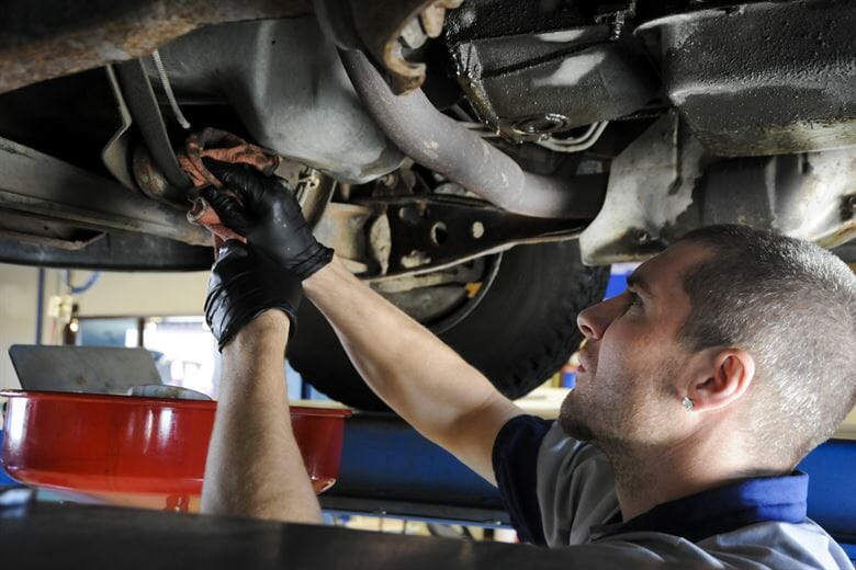 Fixing Your Own Car? Here Are The Top 5 Places To Go For Car Repair Advice  - Tech Junkie