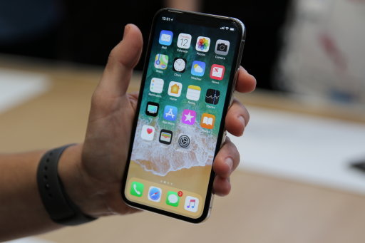 How To Fix Black Screen Problem On Apple iPhone XS, iPhone XS Max And iPhone XR