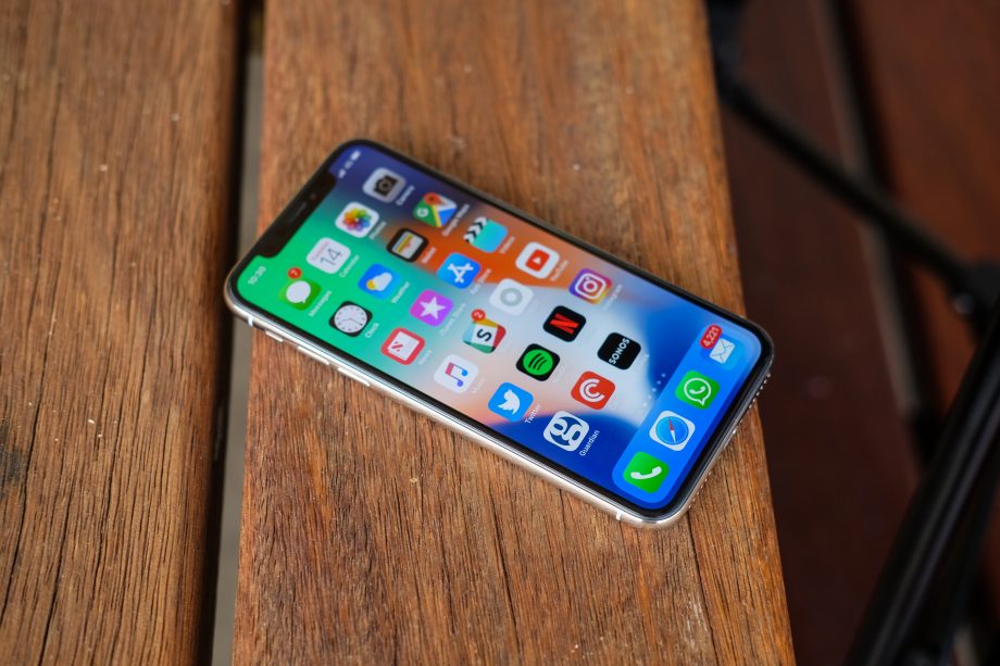 How To Move Apps And Icon Around On Apple iPhone XS, iPhone XS Max And iPhone XR