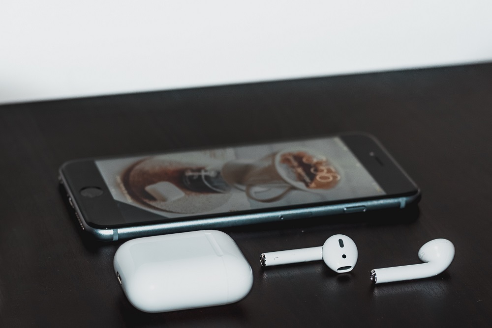 Apple AirPods Tips and Tricks