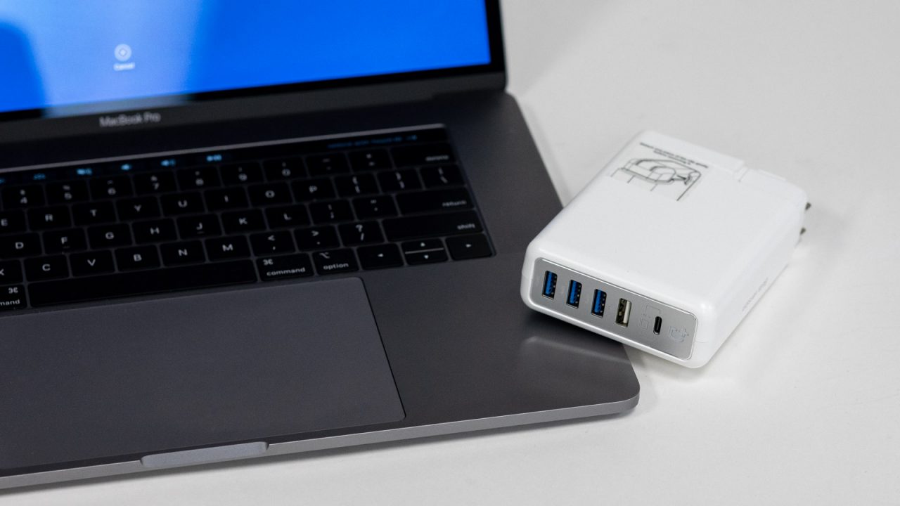 DockCase P1 Adapter: A USB-C Hub that Connects to Your MacBook Pro Charger