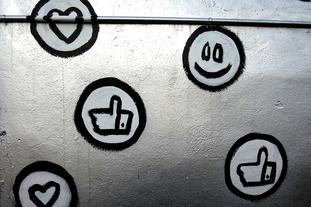 How Does Facebook Order Your Likes?