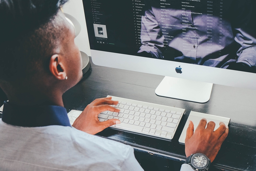 How To Hide the Dock on your Mac or Macbook