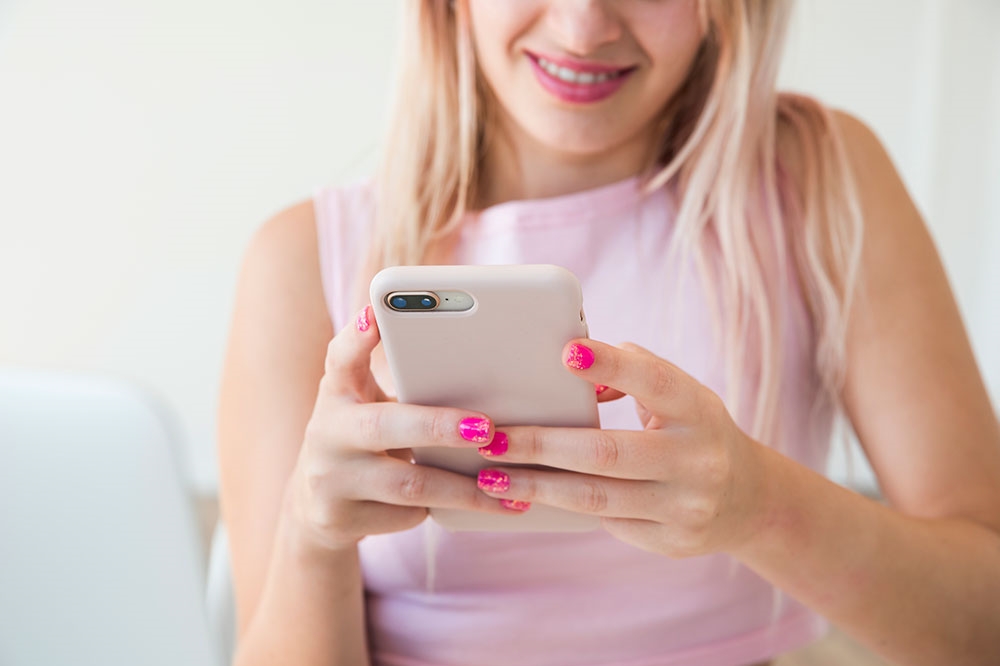 how to send a link to a telegram group