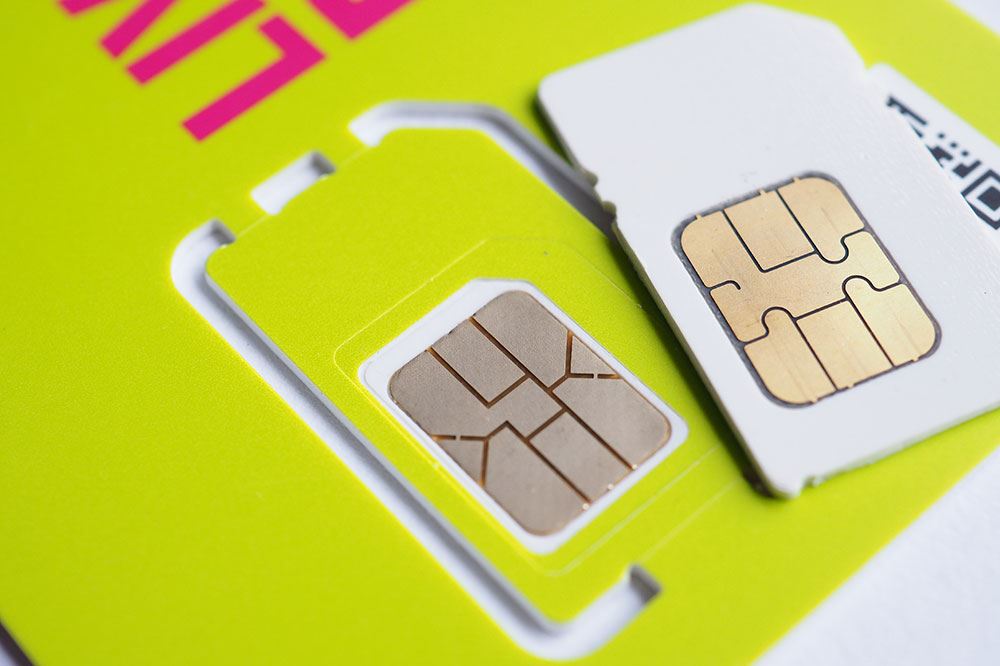 How to Remove the SIM Card from Your iPhone 8