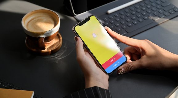 how to send an old photo on snapchat