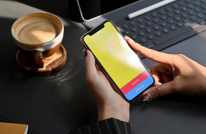How to Send Old Pictures as New Snaps on Snapchat