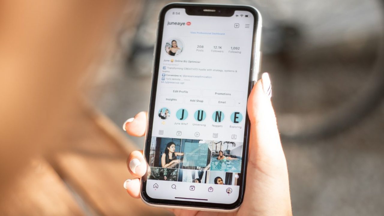 How to Delete a Single Photo From an Instagram Carousel Post With Multiple Images