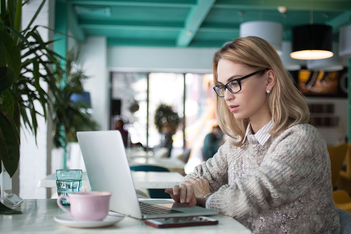 How to Decide What Screen Size for a Laptop