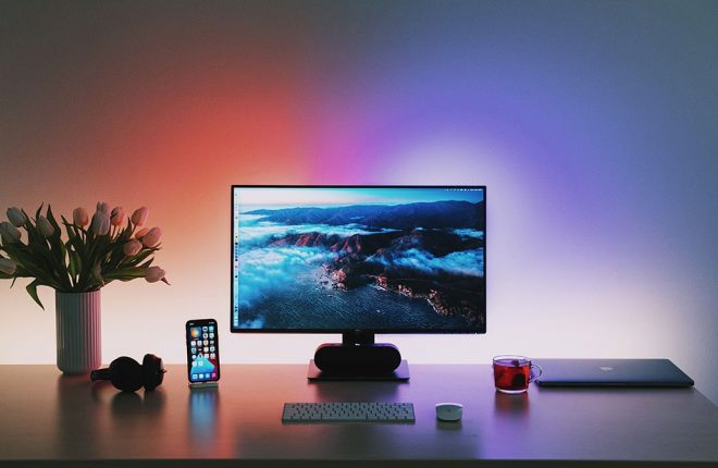 How to Use 2 Computers Within One Monitor