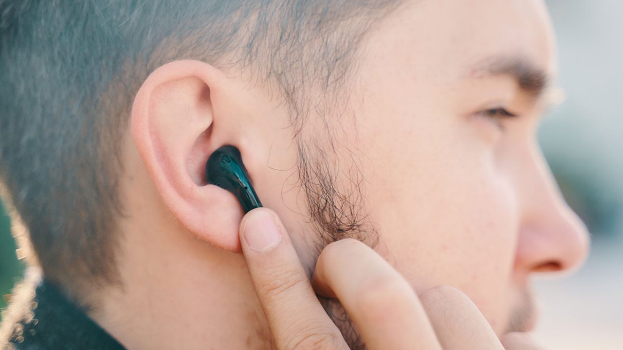 Are AirPods Truly Better Than the Hundreds of Knockoffs?