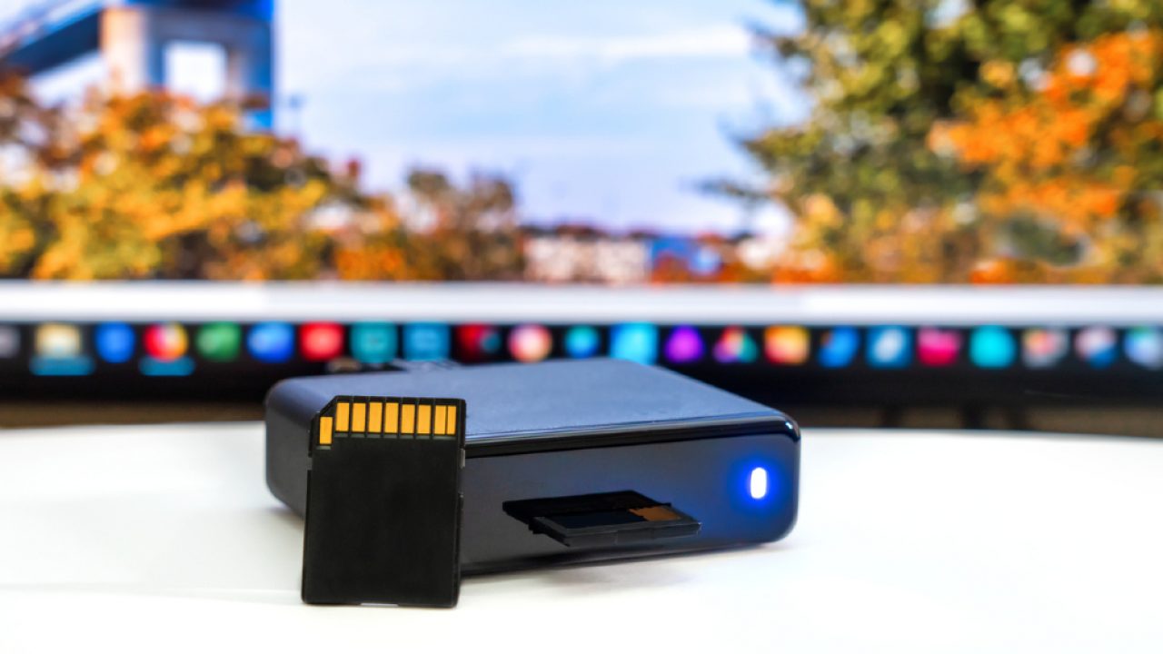 Supercharge Your Transferring Speed With the Best Memory Card Readers