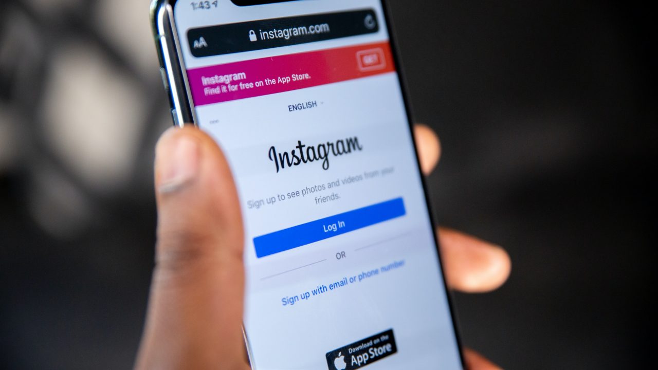 How to Link Your Instagram Account With Facebook Page