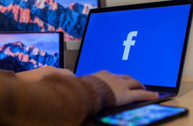 How to Silently Change Your Facebook Profile Picture