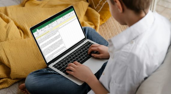 A man working on Word file embeded in Excel file on Mac