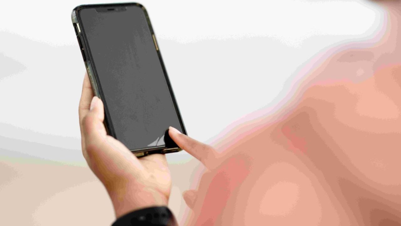 Productive Things to Do on Your Phone When You're Bored (Tech Edition)